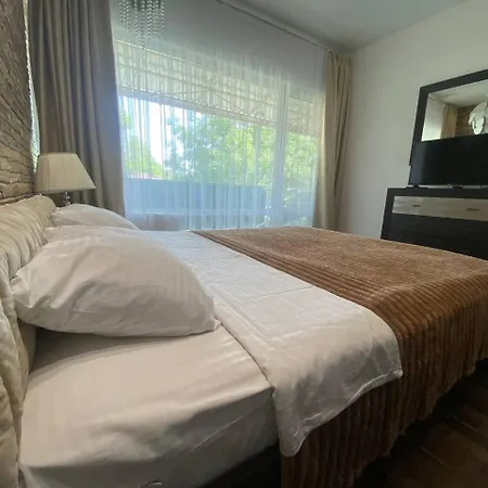 乔治格拉德公寓 *